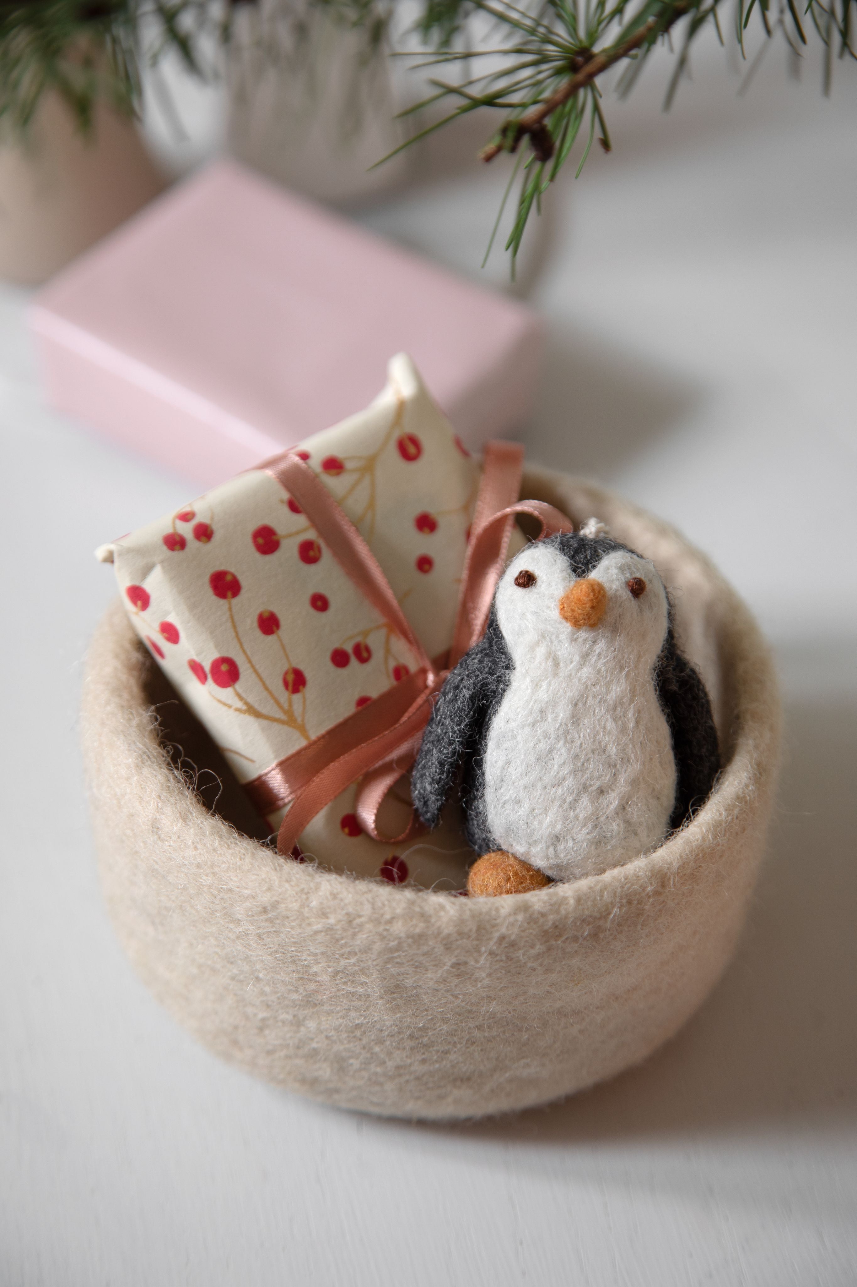 Cute Penguin - Gry & Sif - H:8 L: 4 W: 4 Ø: 4 cm