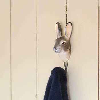 Europæisk hare knage | Håndskåret Knage fra Wildlife Garden
