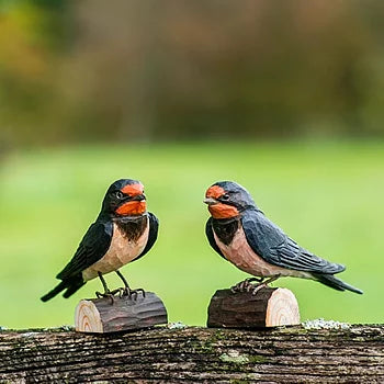 Landsvale DecoBird - Håndskåret Træfigur Af Wildlife Garden🪶