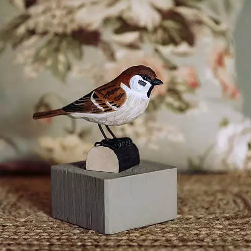 Skovspurv DecoBird - Håndskåret Træfigur Af Wildlife Garden