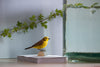 Gulspurv DecoBird - Håndskåret Træfigur Af Wildlife Garden