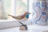 Blåhals DecoBird - Håndskåret Træfigur Af Wildlife Garden