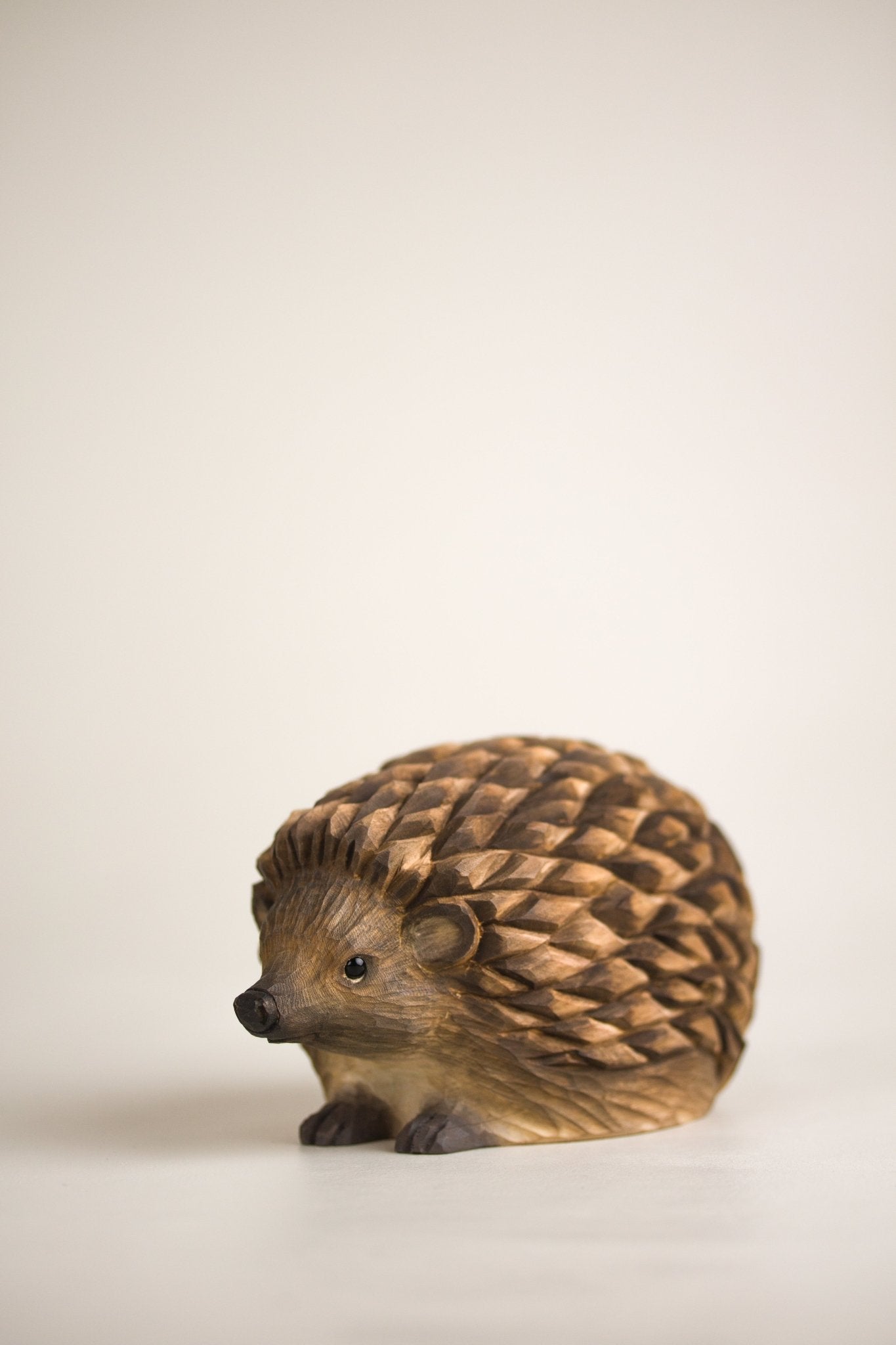 Pindsvin træfigur - NaturHandel.dk