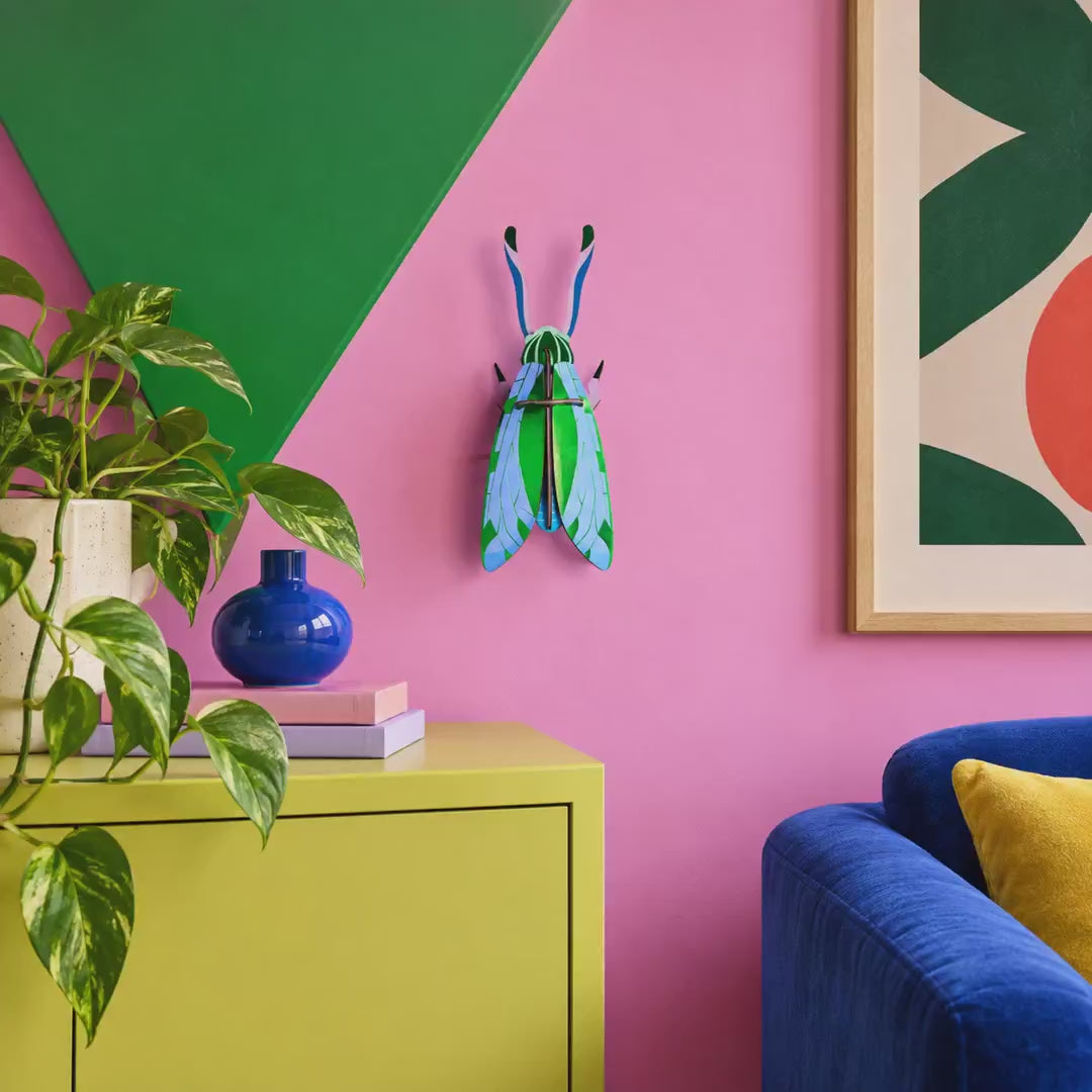 Indlæs video: Jade Grasshopper – 3D-vægdekoration fra Studio ROOF - Udgår