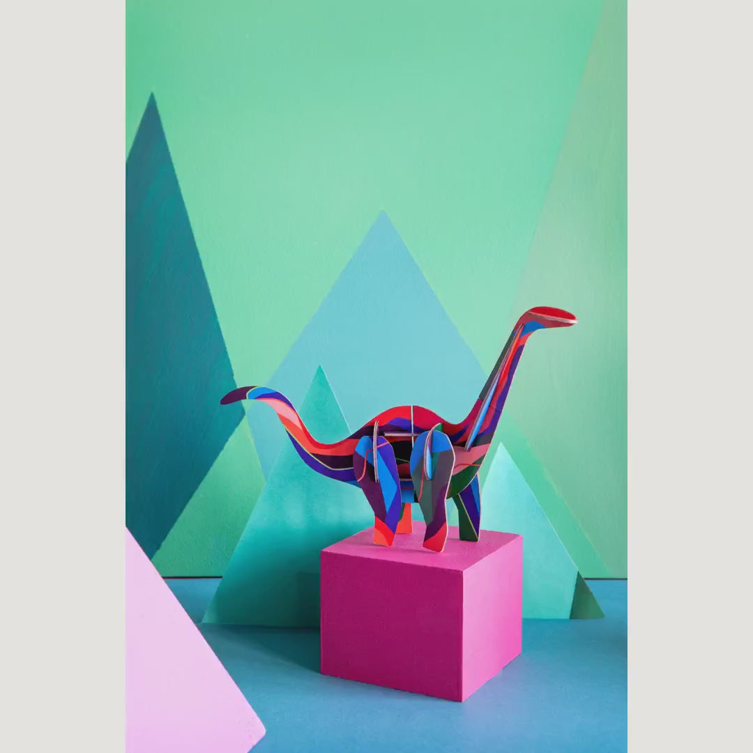 Indlæs video: Diplodocus – 3D-figur fra Studio ROOF