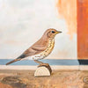 Sangdrossel DecoBird - Håndskåret Træfigur Af Wildlife Garden🪶